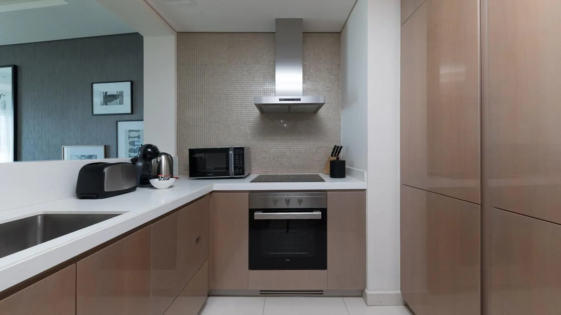 Cozy 1Br With Balcony Great View, Damac Towers Apartment Dubai