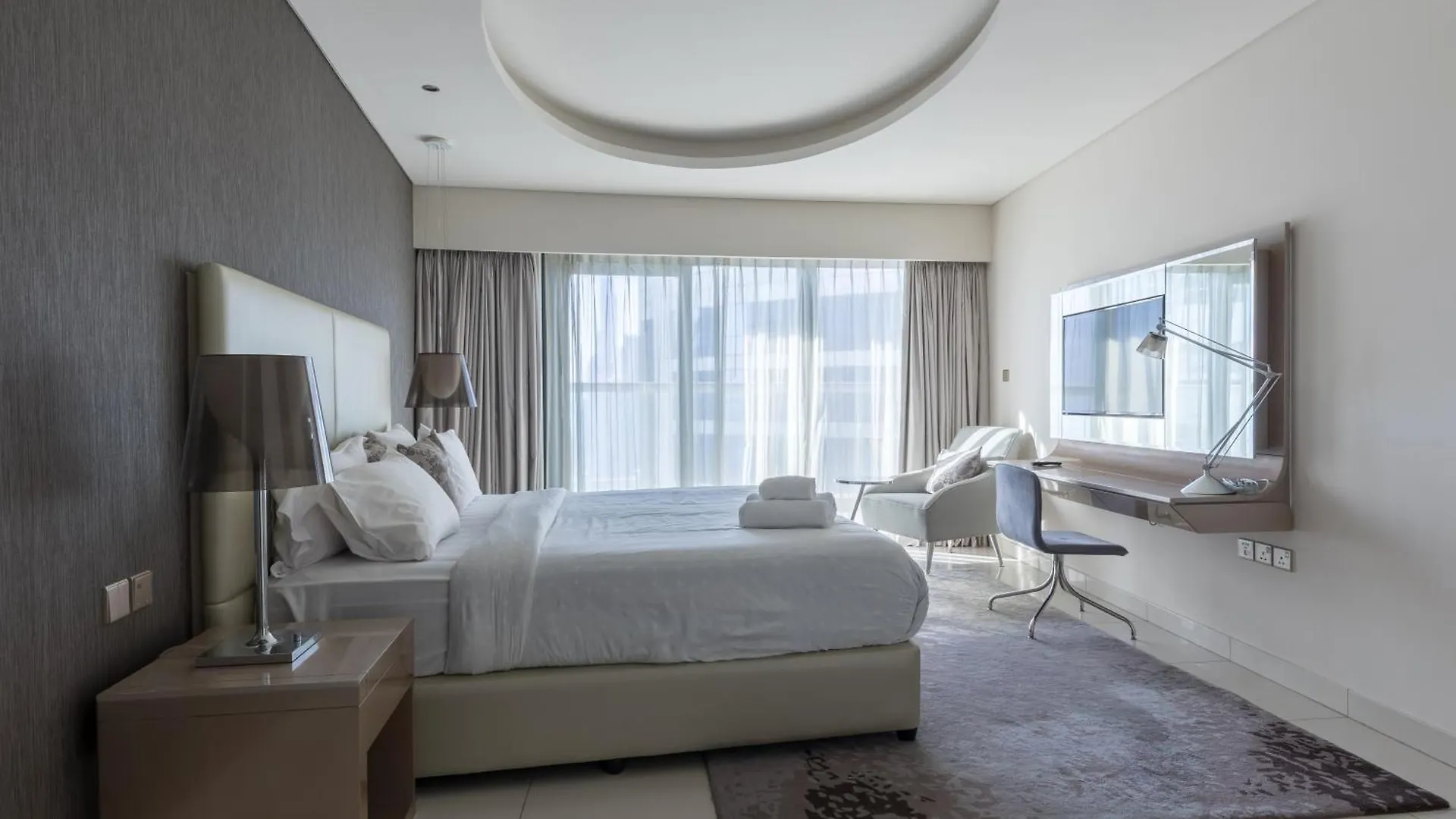 Cozy 1Br With Balcony Great View, Damac Towers Apartment Dubai
