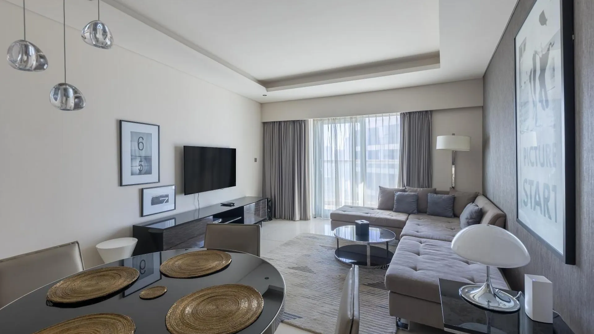 Cozy 1Br With Balcony Great View, Damac Towers Apartment Dubai